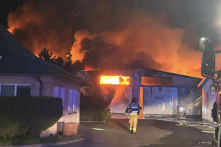 Pożar hal produkcyjnych w Bramkach