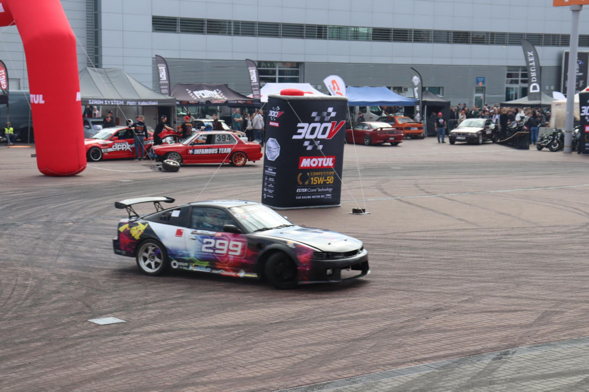 Poznań Motor Show 2024: Tak wyglądają pokazy driftu