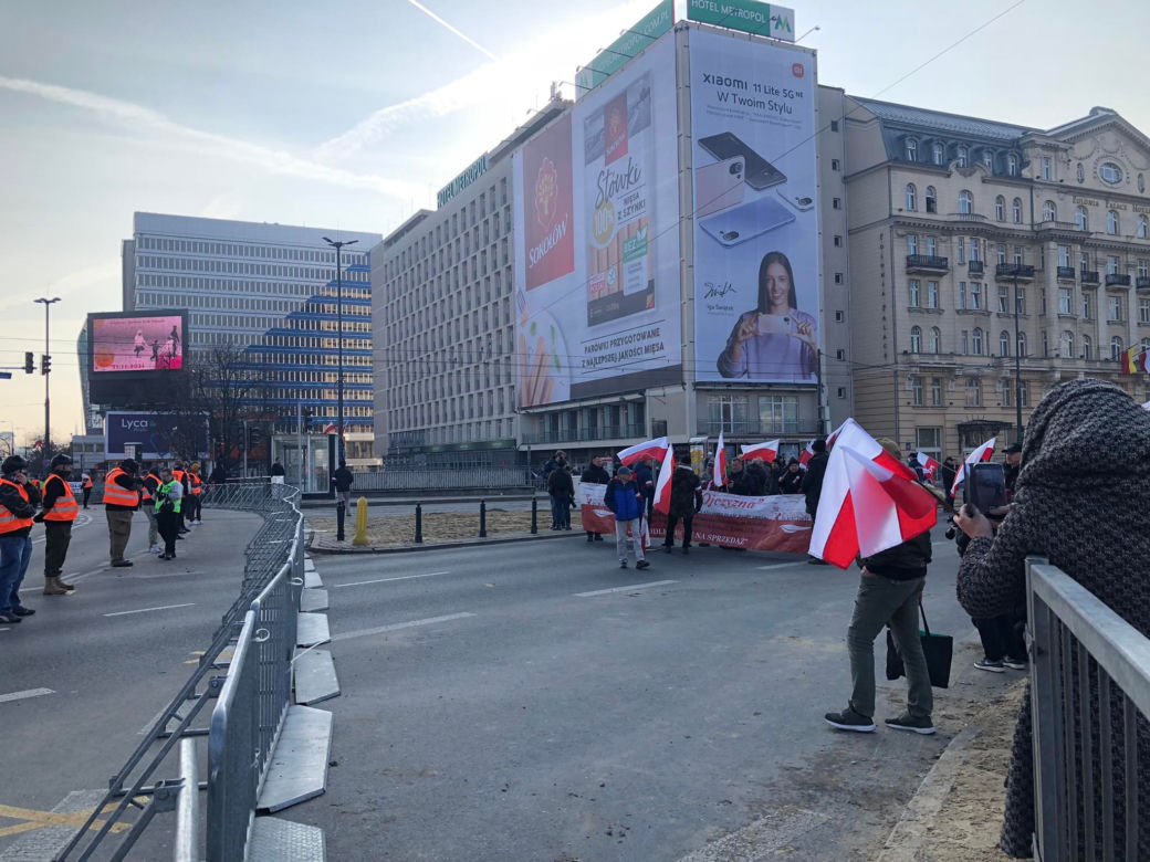 Pierwsi uczestnicy Marszu Niepodległości 2021