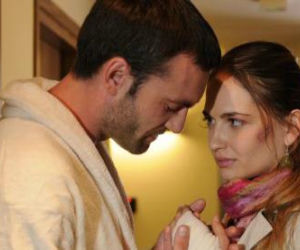 KOMISARZ ALEX 2, odc. 21. Adrian (Mariusz Zaniewski) i Julia (Anna Cieślak)