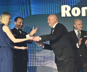 Radosław Sikorski odznaczył Ambasadorów Totalizatora Sportowego