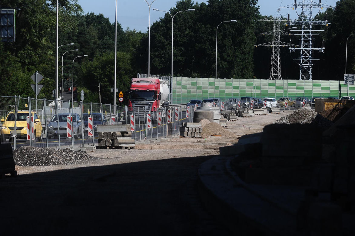Kierowcy wściekli w korku a na budowie pusto