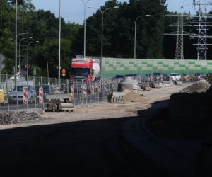 Kierowcy wściekli w korku a na budowie pusto