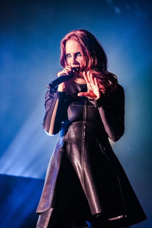 Misternie zaplanowane wizualne widowisko – Epica, Amaranthe i Charlotte Wessels zagrali w Warszawie [RELACJA]