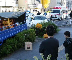 Japonia/ Samochód wjechał w pieszych w Tokio; dwie osoby bez oznak życia, kilkoro rannych