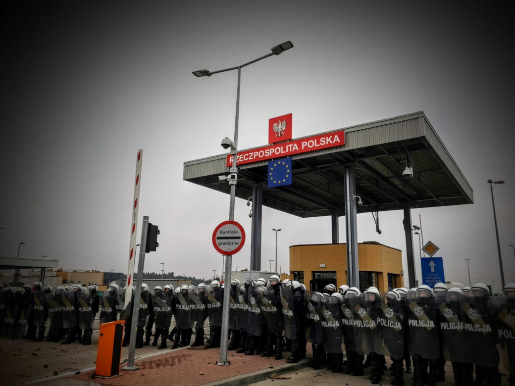 Kuźnica. Szturm migrantów na przejście graniczne [16.11.2021]