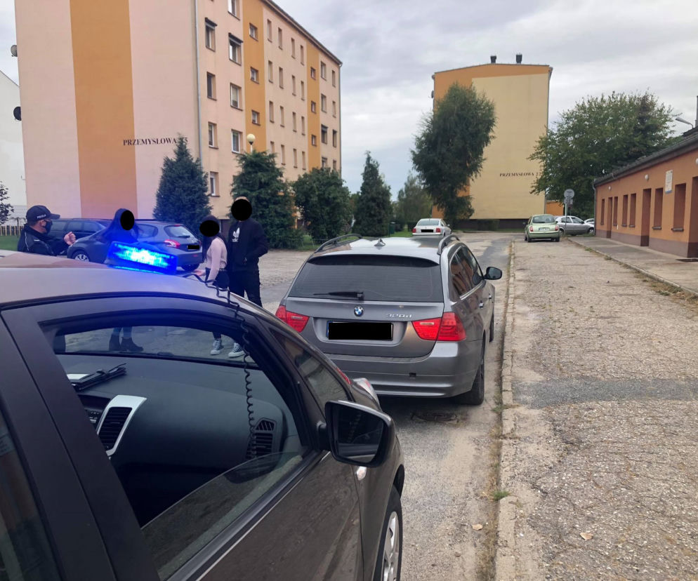 Kępno: 18-latek WYPRZEDZAŁ ciąg aut! Miał pecha, bo wśród nich była policja