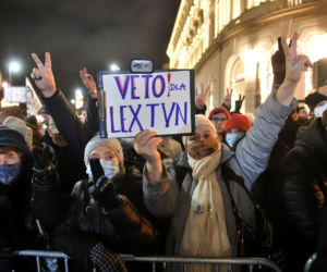 Lex TVN. Protesty w obronie mediów w całej Polsce. Największy w Warszawie