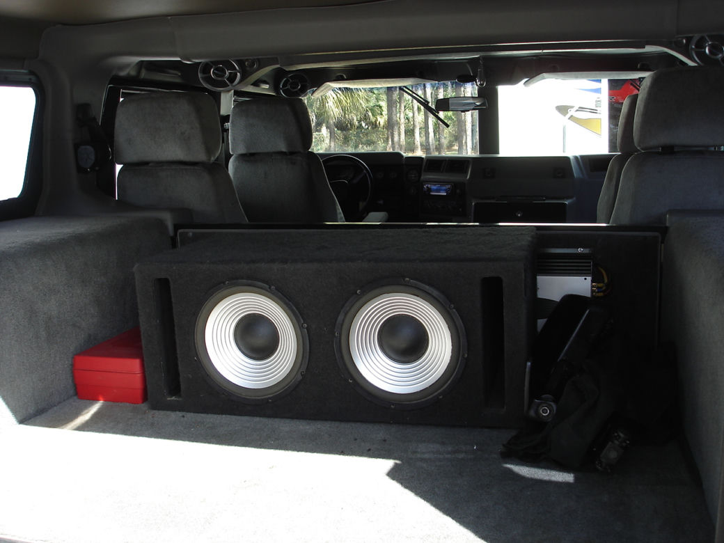 Hummer H1 koszykarza Dennisa Rodmana