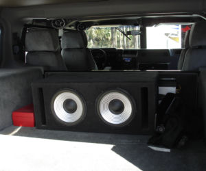 Hummer H1 koszykarza Dennisa Rodmana