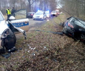 60 kilometrów POLICYJNEGO POŚCIGU. Dramatyczny finał na kolejowym przejeździe 