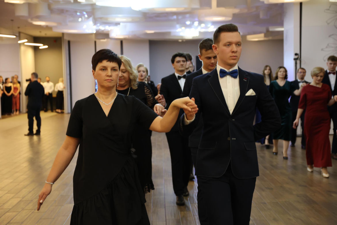 Studniówka Zespołu Szkół Elektronicznych w Lublinie. Tak bawią się tegoroczni maturzyści! 