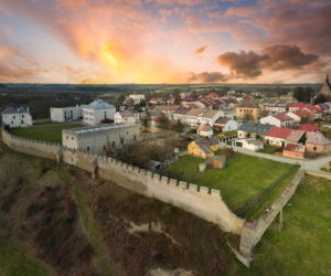 Średniowieczny układ urbanistyczny w świętokrzyskim mieście. Polskie Carcassonne zachwyca 