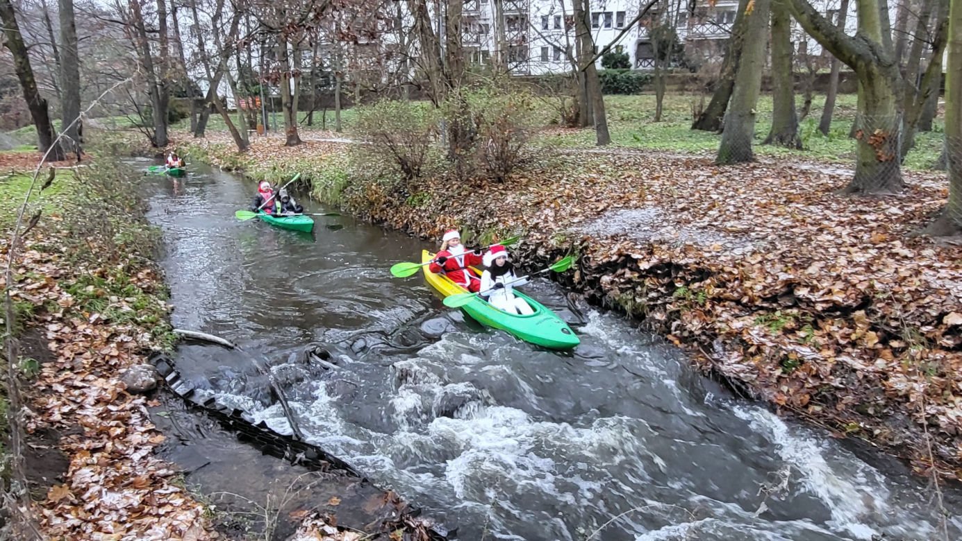 Mikołajkowy spływ wzdłuż Kłodawki