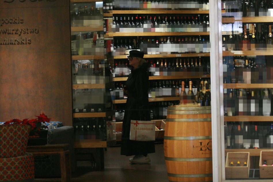 Katarzyna Figura ukrywa się w alkoholowym