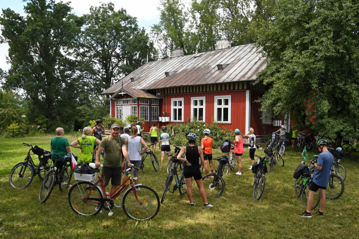 Za nami już II tegoroczna wycieczka z cyklu "Wakacje na rowerze". Trzecia odbędzie się 5 sierpnia 2024 roku. Trwają zapisy!