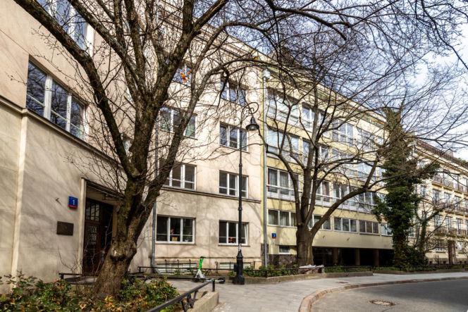 Dom Pod Żaglem na Alei Przyjaciół w Warszawie