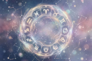 Horoskop na dziś, 21 maja - Gwiazdy zapraszają do porzucenia iluzji, kosmiczna energia pomoże Ci odnaleźć wewnętrzną odwagę