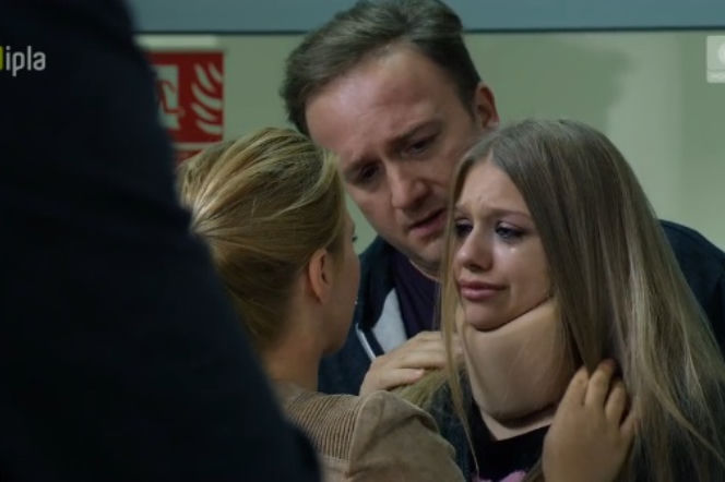 Przyjaciółki 6 sezon odc. 70. Julka (Nicole Bogdanowicz), Anka (Magdalena Stużyńska), Paweł (Bartek Kasprzykowski)