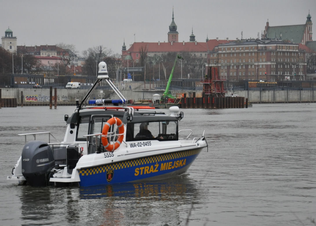 Strażnicy miejscy dostali łódź z wielką kamerą na dachu. Będą patrolować Wisłę 