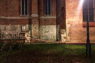 Kraków: Pijany kierowca rozbił zabytkowy kościół w Wigilię. Miał 1,7 promila!