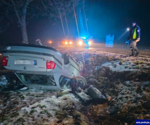 Zderzenie TRZECH SAMOCHODÓW na DK 51. Wszystko przez nieprawidłowe wyprzedzanie [ZDJĘCIA]