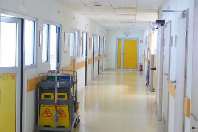 Pobrali się w szpitalnym oddziale. „ Jestem szczęśliwy, że stworzyliśmy razem rodzinę”