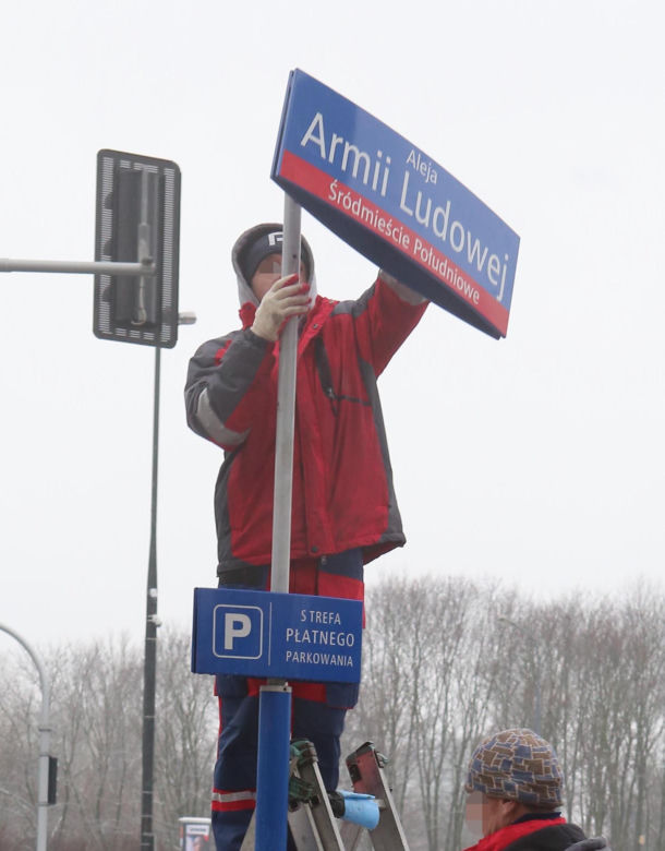 Ulica Lecha Kaczyńskiego wróci do Warszawy? Tak znikała w 2019 roku