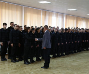 Ślubowanie policjantów w Bydgoszczy. Nasz region zasili 69 nowych funkcjonariuszy! [ZDJĘCIA]