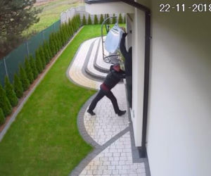 włamywacz, nagranie z monitoringu