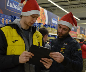 Siatkarscy mistrzowie świata ruszyli na niecodzienne zakupy! Zobacz CO WRZUCILI do koszyka 