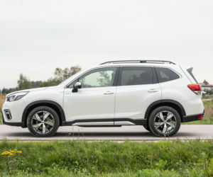 Subaru Forester e-BOXER vs Honda CR-V Hybrid