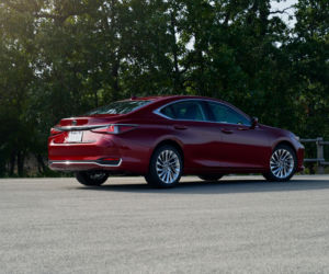 Lexus ES z napędem AWD