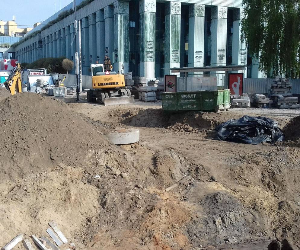 Remont na placu jeszcze potrwa