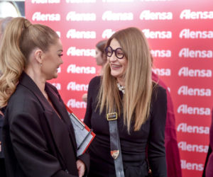 Od męża aktorki do influencera? Maciej Pela robi furorę na imprezie w centrum Warszawy