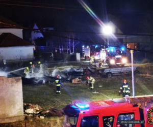  Pożar pustostanu. Łomianki, ul. Rolnicza
