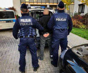 Złodzieje kradli na oczach policjanta. Zdradził ich jeden przedmiot [ZDJĘCIA, WIDEO]