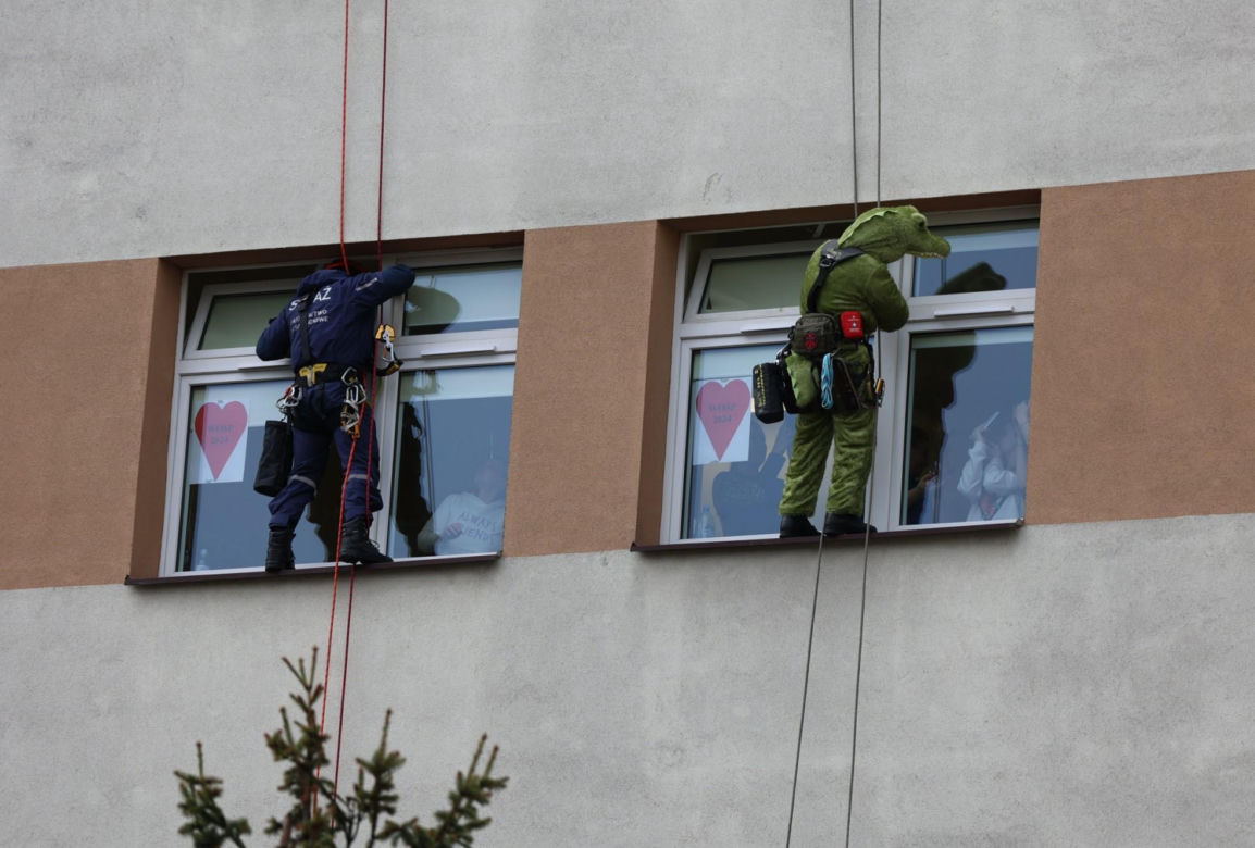 Alpiniści dla WOŚP dali radość małym pacjentom z Uniwersyteckiego Szpitala Dziecięcego w Lublinie