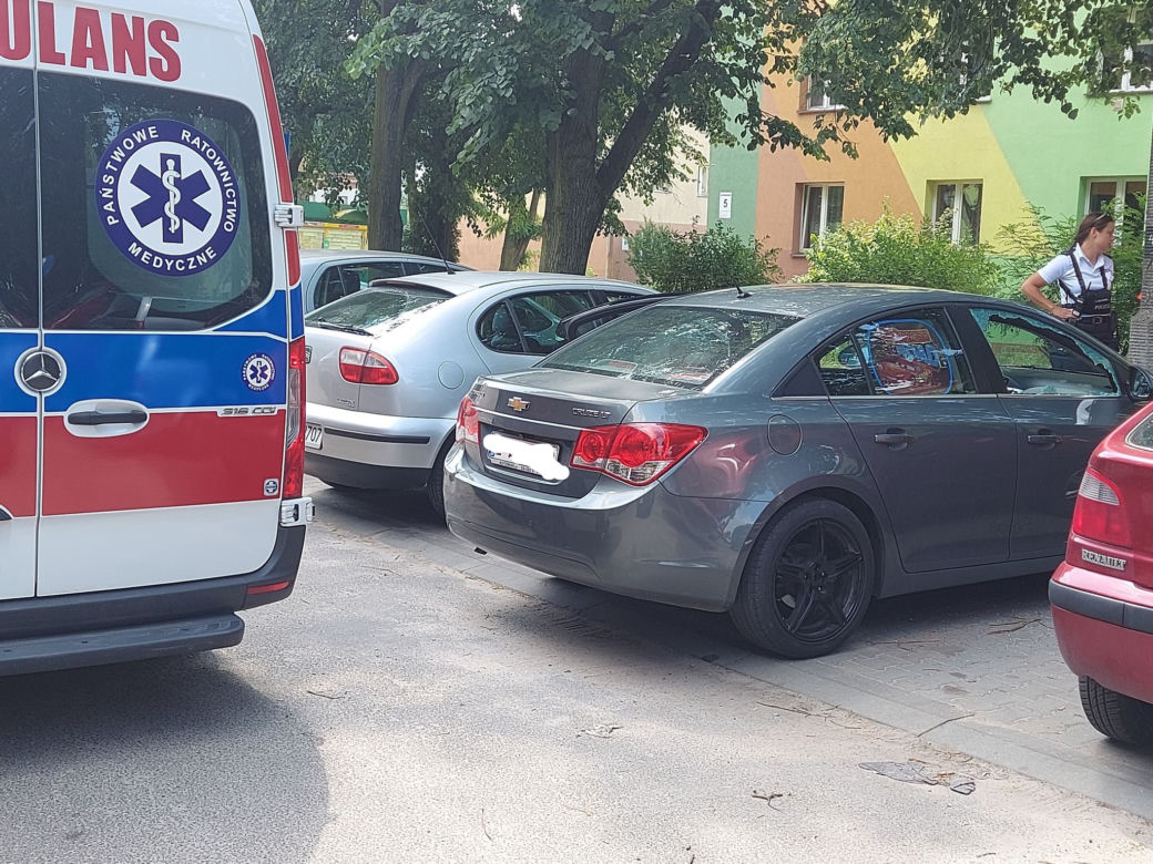 Starachowice: 8-miesięczne dziecko zatrzaśnięte w aucie
