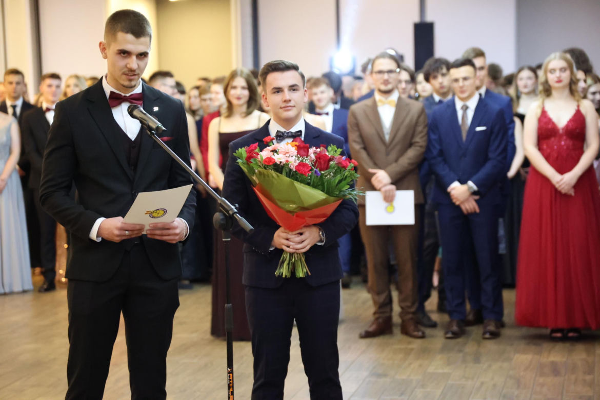 Studniówka Zespołu Szkół Elektronicznych w Lublinie. Tak bawią się tegoroczni maturzyści! 