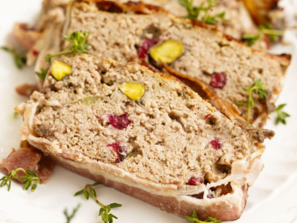 Do świątecznego pasztetu dodaję 2 sekretne składniki. Cała rodzina się nim zajada 