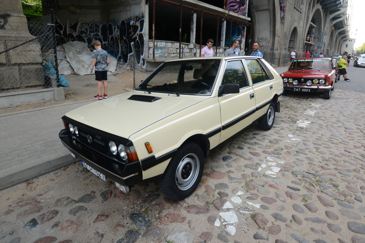 klasyki na spotkaniu Youngtimer Warsaw