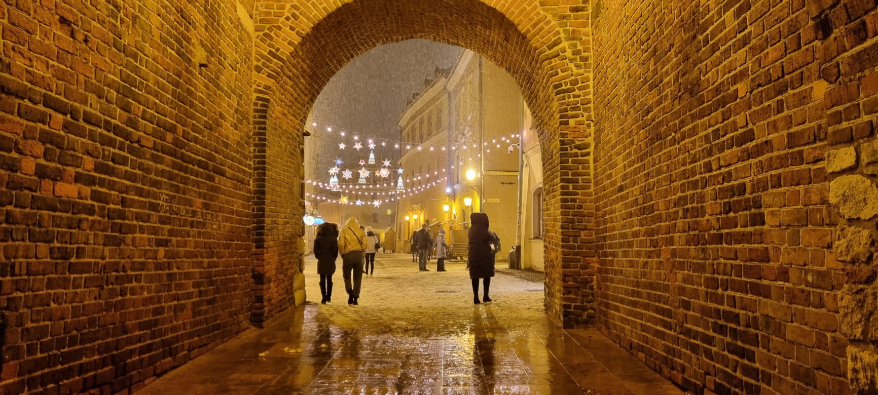 W Lublinie czuć klimat zbliżających się świąt. Iluminacje już świecą [GALERIA]