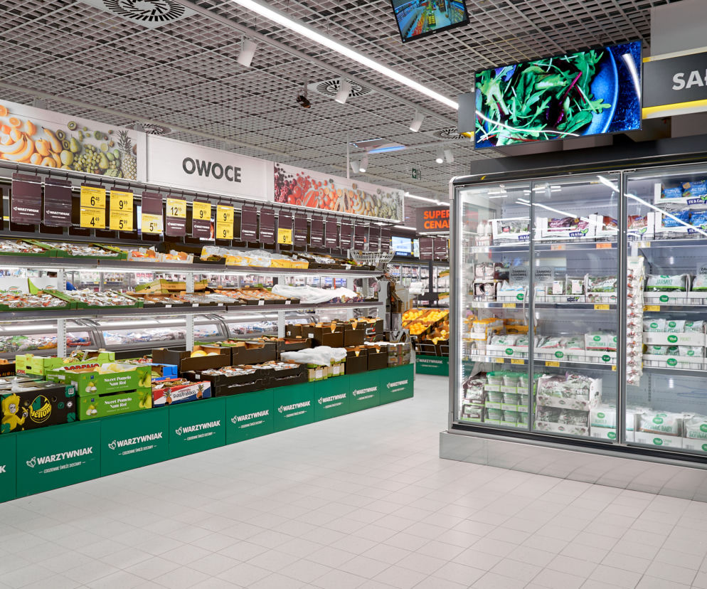 Ile zarabiają pracownicy w Biedronce? Sprawdź
