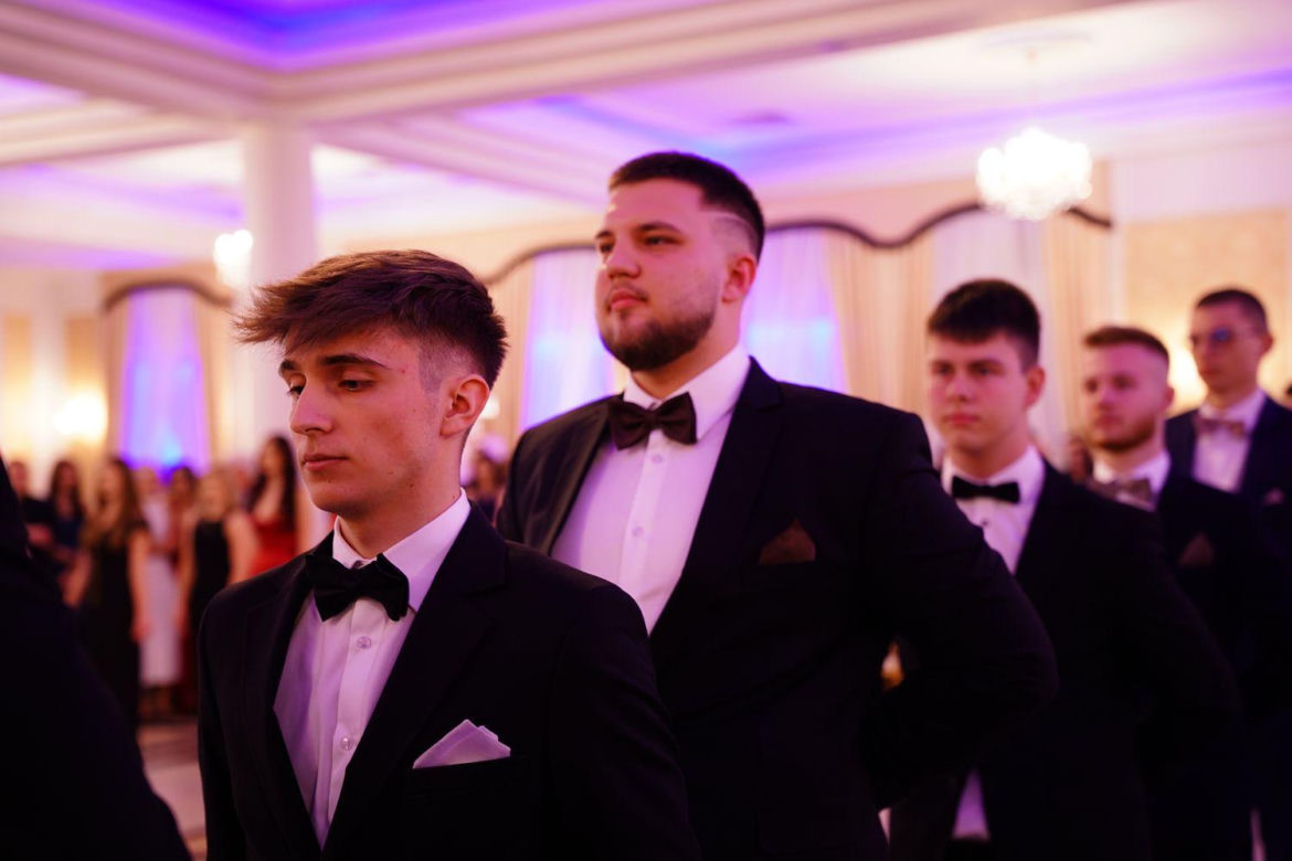 Uczniowie ZSP nr 6 w Siedlcach bawili się na studniówce. Zobacz zdjęcia!