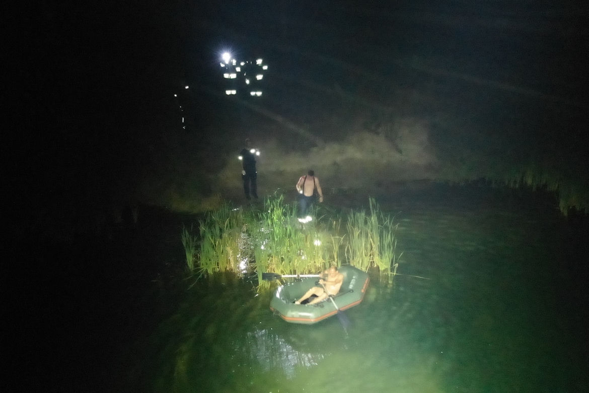 UFO uratowalo śpiącego na pontonie