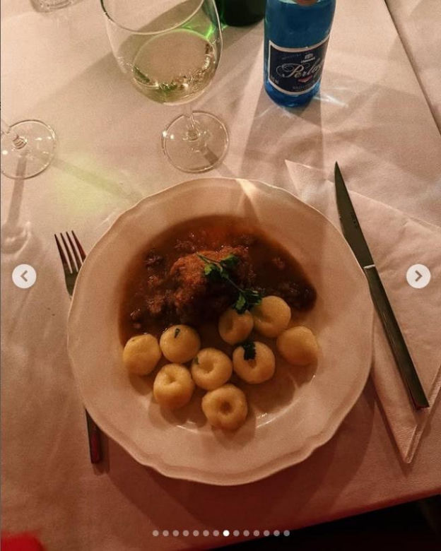 Tak baluje elita. Julia Wieniawa pokazała, jak bawią się wyższe sfery