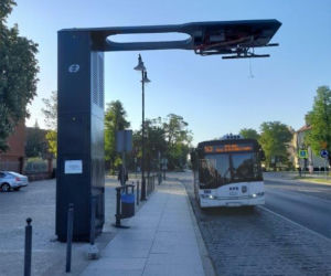 Ładowarki dla autobusów MZK na placu św. Katarzyny w Toruniu
