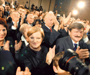Tusk triumfuje, Kaczyński ma nadzieję, Napieralski się pakuje