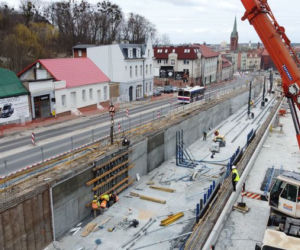 Rozbudowa ul. Kujawskiej. Prace na półmetku 